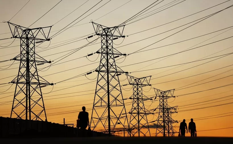 Accès à l’électricité en Afrique : 600 millions de personnes toujours privées d’énergie